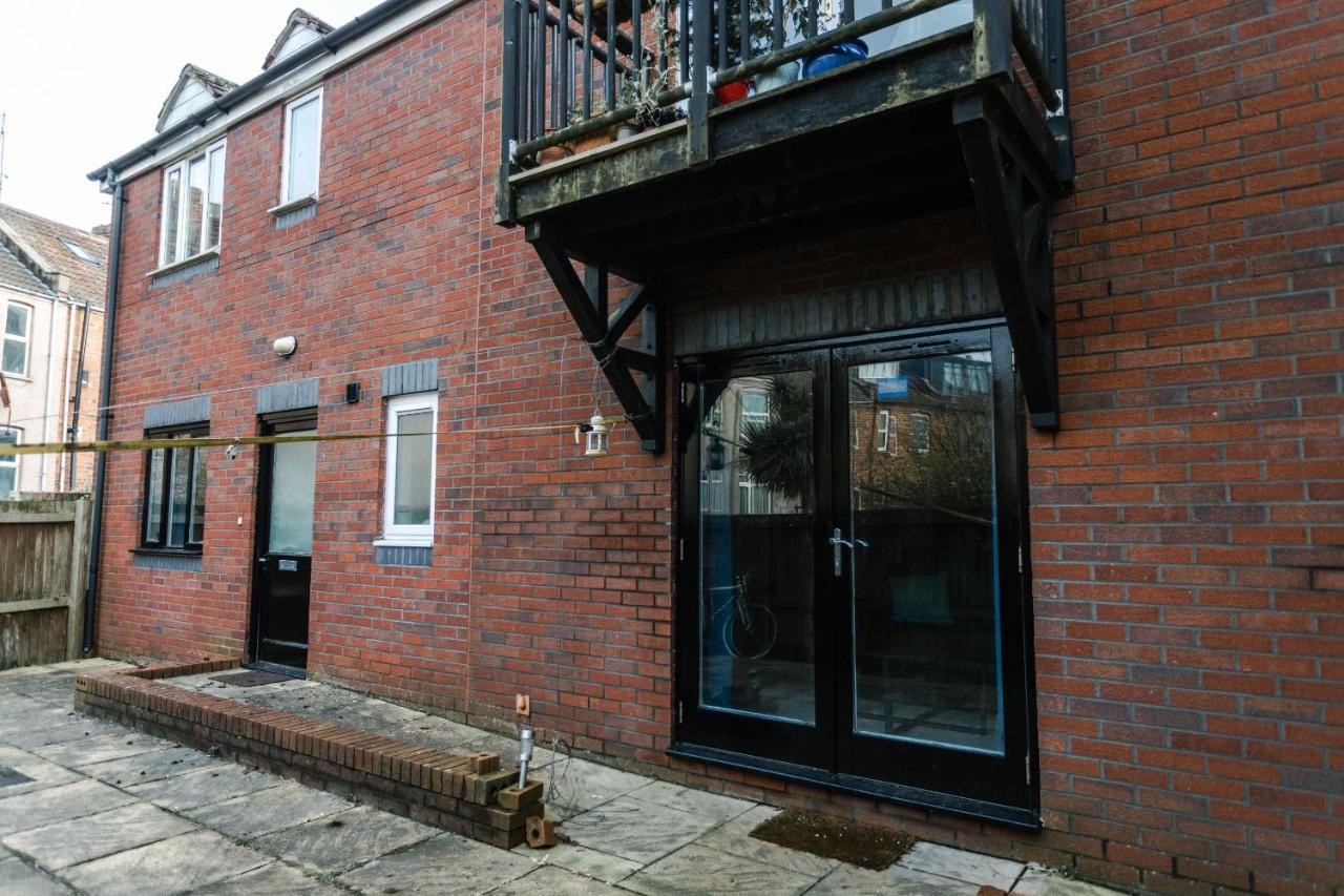 October Disc - Long Stay - Contractors - Frances Mews Bristol Exterior photo